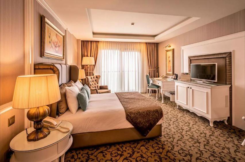 Vuni Palace Premium Hotel & Spa & Casino Beachfront Location ! Girne Dış mekan fotoğraf