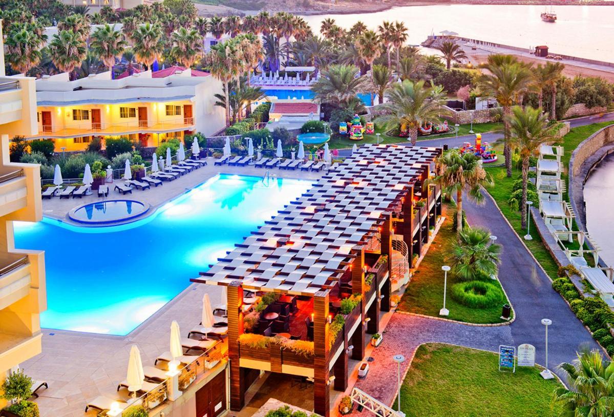 Vuni Palace Premium Hotel & Spa & Casino Beachfront Location ! Girne Dış mekan fotoğraf
