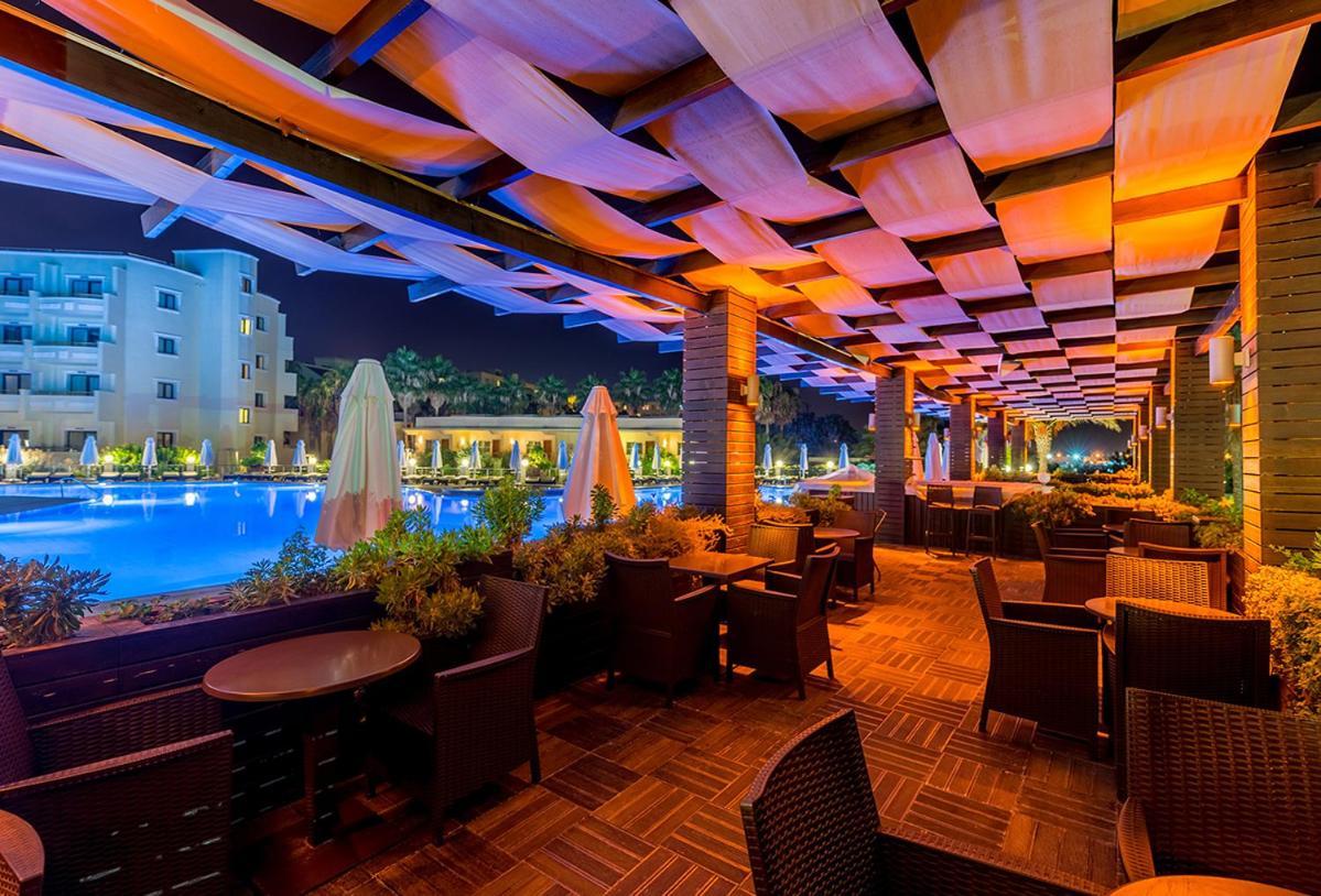 Vuni Palace Premium Hotel & Spa & Casino Beachfront Location ! Girne Dış mekan fotoğraf