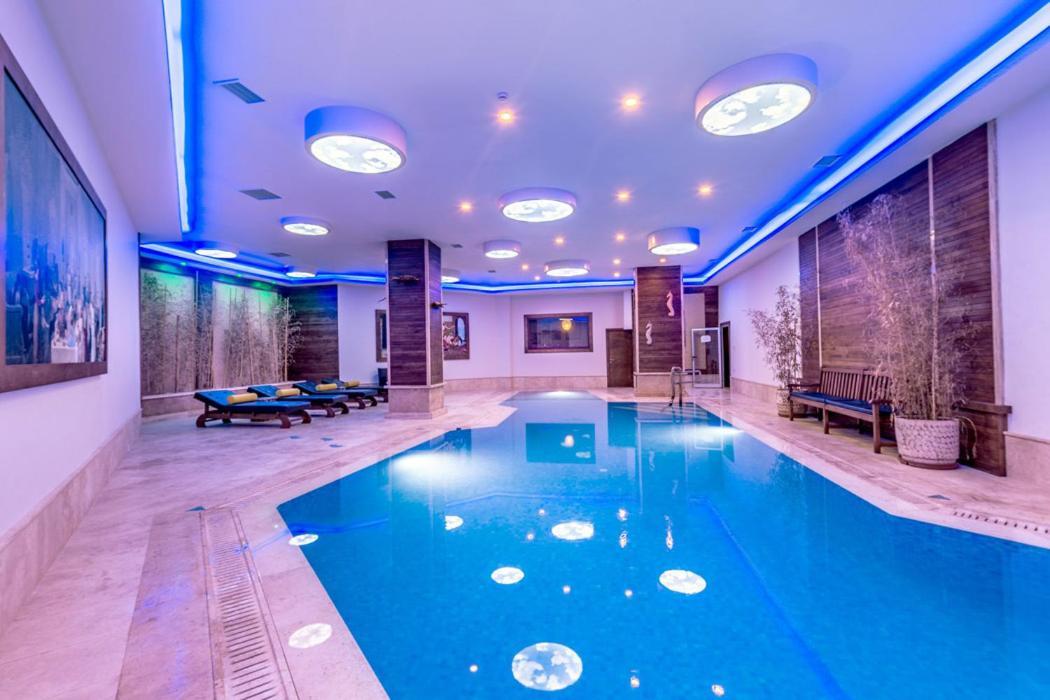 Vuni Palace Premium Hotel & Spa & Casino Beachfront Location ! Girne Dış mekan fotoğraf